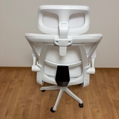 姿勢矯正用メッシュチェア ホワイト‼️最終値下げ‼️の画像