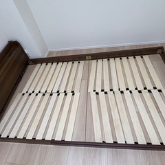 セミダブルベッドフレームの画像