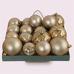クリスマスオーナメント ボール (シャンパンゴールド系) 大小セットの画像