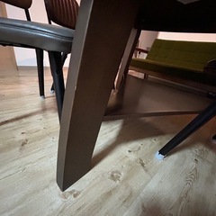 ダイニングテーブルの画像