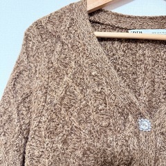 ZARA ビジューボタン クロップド カーディガン_Sの画像