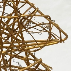 クリスマスツリーオブジェ　つる植物　ゴールドの画像