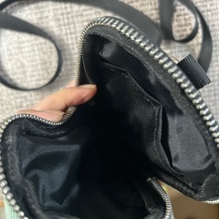 やわらか革製スマホショルダーの画像