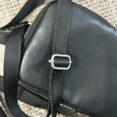 やわらか革製スマホショルダーの画像