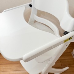 【京都市★テーブルほぼ未使用】大和屋 すくすくチェア/ベビーハイチェア/ホワイトの画像