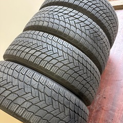 235/60/17冬ミシュランの画像