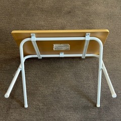 折りたたみデスクの画像