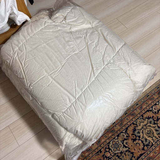 【値下げしました‼️】羽毛布団 セミダブル（クリーニング済）