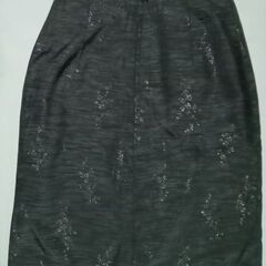 ANNCHEPI グレー×シルバー 蔦花柄 タイトスカート Mくらいの画像