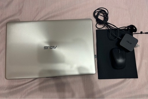 ASUS ノートパソコン（Windows 11 搭載）