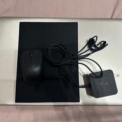 ASUS ノートパソコン（Windows 11 搭載）の画像