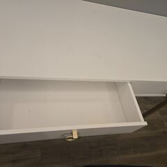 机・テーブルの画像