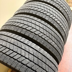 イボ付き❗️215/70/15冬VRX3の画像