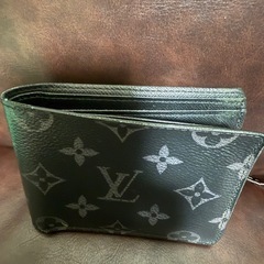 ルイヴィトン エクリプス ミュルティプル二つ折り財布 ポルトフォイユM61695の画像