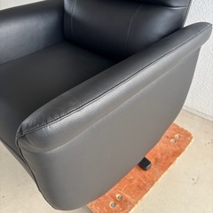 【超美品】🌈　ヤマダオリジナル ［幅79］電動リクライニングチェア「YEPC190006BKｶﾜ」 本革 ブラック【※AR対応】の画像