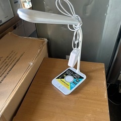 オーム電気　LEDデスクライトの画像