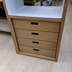 極上美品　無印良品　天然木　無垢材　高級　スタッキングチェースト　デスク　机　学習机　カラーボックス　キッチンラック　家電ラックの画像