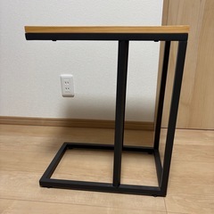 エアリゾームインテリア　サイドテーブルの画像