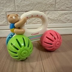 お座り〜ハイハイ期　猿追いかけっこ＆車型ラトルの画像