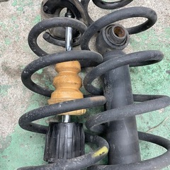 ZVW55 　プリウス　純正サスペンション　の画像