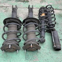 ZVW55 　プリウス　純正サスペンション　の画像