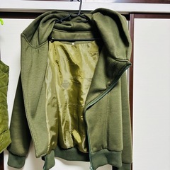 使用品フード付斜め前ﾁｬｯｸブルゾンパーカーMの画像