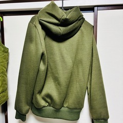 使用品フード付斜め前ﾁｬｯｸブルゾンパーカーMの画像