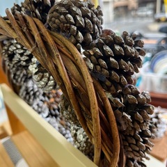 ハンドメイド松ぼっくりリースの画像