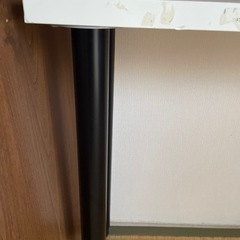 細長いテーブルの画像