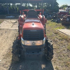 クボタ　トラクターの画像