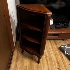 アンティーク家具　コーナーキャビネットの画像