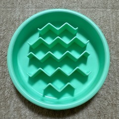 【犬用品まとめ売り】でるでる自飯器 早食い防止皿 コングスクイークエアーの画像