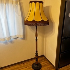 アンティーク家具　スタンドライトの画像