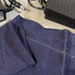 【使用少】SM-202A ポータブルミシン 動作品 付属品あり 単三乾電池で使用可能！ コンパクト電動ミシンの画像