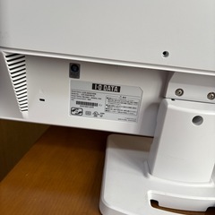 パソコンモニター　白の画像