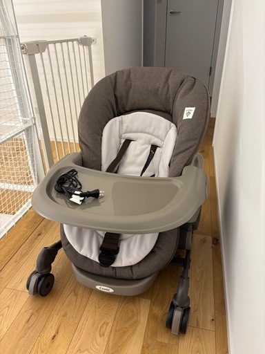 コンビ　ハイローチェア　自動振り子機能あり