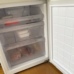 SHARPシャープ冷蔵庫の画像