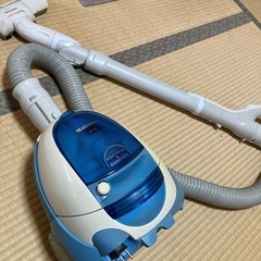 中古掃除機　2 種類　コード式　の画像