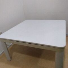 コタツ　サイズ75x75x38.5cmの画像