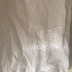 白のエプロンの画像