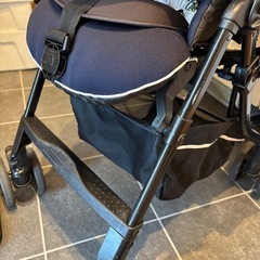 コンビ　ベビーカー　メチャカルハンディ　オート4キャス　コンパクトの画像
