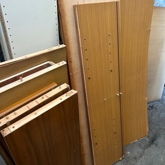 バラした家具の木材多数　薪などに　無料の画像