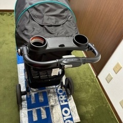 B型ベビーカーの画像