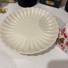 チーズフォンデュ🫕と皿の食器２点　の画像