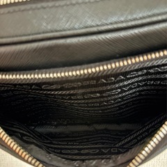 PRADA プラダ サフィアーノレザー ショルダーバッグの画像