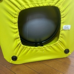 ジェリーフィッシュチェアの画像