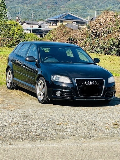 最終値下げ！Audi A3スポーツ1.4TFSI Sラインパッケージ　