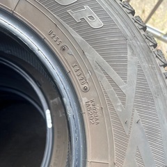 195/80r15 107/105N LTスタッドレスタイヤハイエース、キャラバン用4本(タイヤのみ)の画像