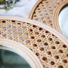 オーバルミラー　鏡　姿見　ラタン藤製　編み込みデザイン　オシャレで温かみのあるラタン自然素材　長丸型の画像