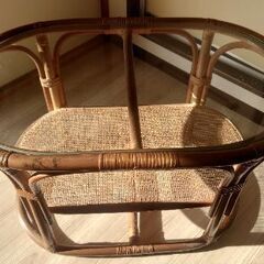 ラタンテーブルの画像